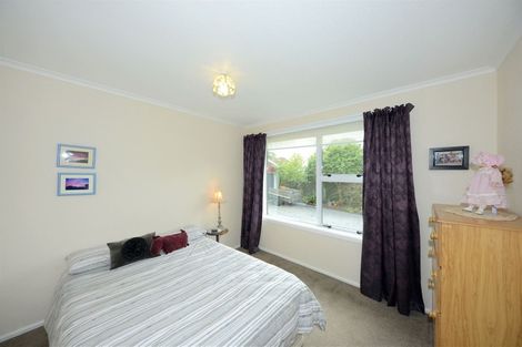 Photo of property in 33 Tintern Avenue, Avonhead, Christchurch, 8042