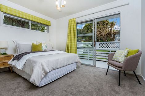 Photo of property in 12 Gretel Place, Hillcrest, Auckland, 0627