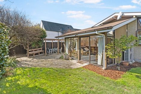 Photo of property in 10 Parkview Place, Avonhead, Christchurch, 8042