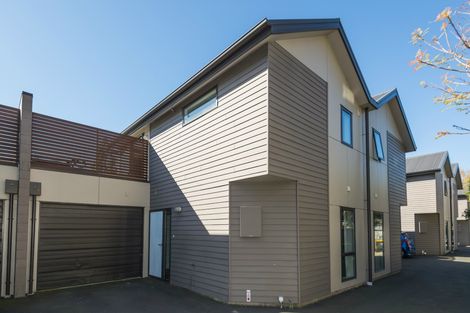 Photo of property in 2/450 Barbadoes Street, Edgeware, Christchurch, 8013