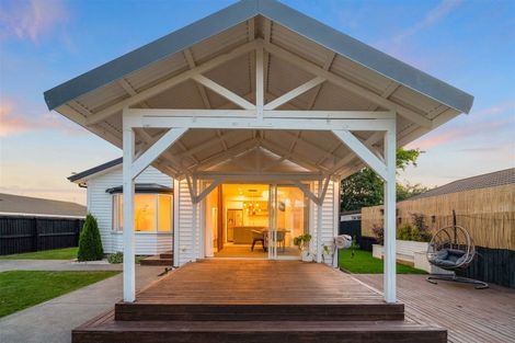 Photo of property in 10 Factory Road, Belfast, Christchurch, 8051