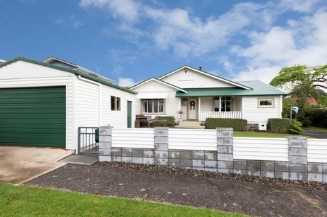 Photo of property in 80 Paynters Avenue, Strandon, New Plymouth, 4312