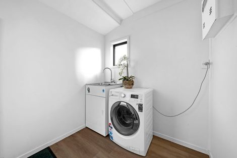 Photo of property in 71 Larnoch Road, Henderson, Auckland, 0610