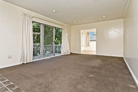 Photo of property in 7 Tahu Crescent, Sunnynook, Auckland, 0620