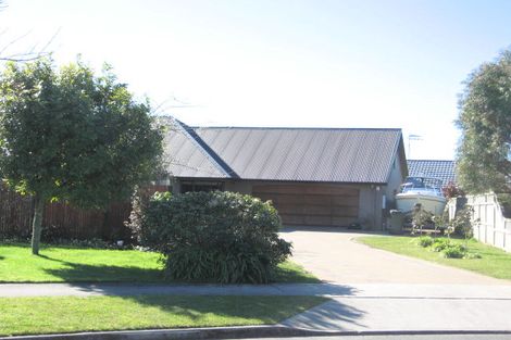 Photo of property in 25 Waipuna Place, Rototuna, Hamilton, 3210