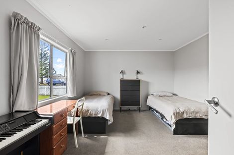 Photo of property in 1/212 Centreway Road, Orewa, 0931