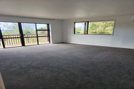 Photo of property in 2/84a Avonleigh Road, Green Bay, Auckland, 0604