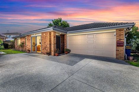 Photo of property in 60 Garelja Road, Henderson, Auckland, 0612