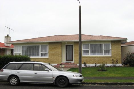 Photo of property in 51 Karaka Crescent, Levin, 5510