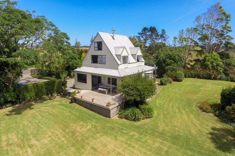 Photo of property in 115 Wilson Road, South Head, Helensville, 0874