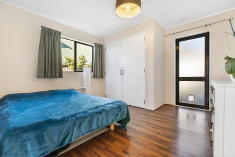 Photo of property in 108b Colwill Road, Massey, Auckland, 0614