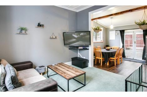 Photo of property in 85 Milton Road, Bluff Hill, Napier, 4110