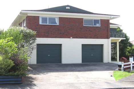 Photo of property in 18 Tanoa Place, Glendene, Auckland, 0602