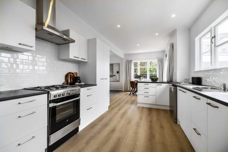 Photo of property in 29 Kaipara Portage Road, Riverhead, 0820