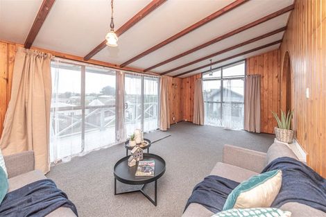 Photo of property in 24 Karyn Street, Castlecliff, Whanganui, 4501