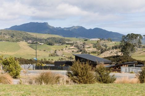 Photo of property in 3 Omahina Street, Raglan, 3225