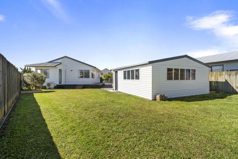Photo of property in 35 Jupiter Street, Milson, Palmerston North, 4414