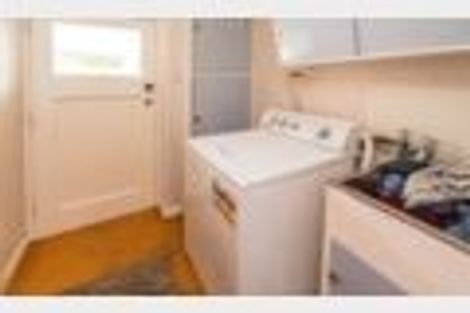 Photo of property in 37 Karewa Street, Castlecliff, Whanganui, 4501