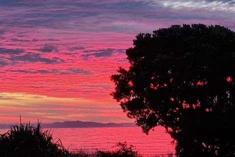 Photo of property in 79 Marine Parade, Paraparaumu Beach, Paraparaumu, 5032