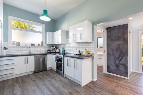 Photo of property in 170 Shaw Avenue, New Brighton, Christchurch, 8083