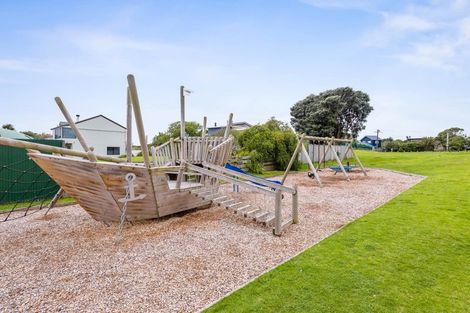 Photo of property in 7 Gawler Street, Te Horo Beach, Otaki, 5581