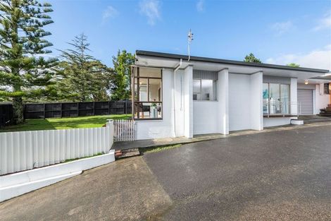 Photo of property in 1/9 Parrs Cross Road, Henderson, Auckland, 0612