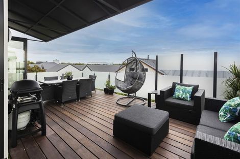 Photo of property in 59 Waterstock Way, Parklands, Christchurch, 8083