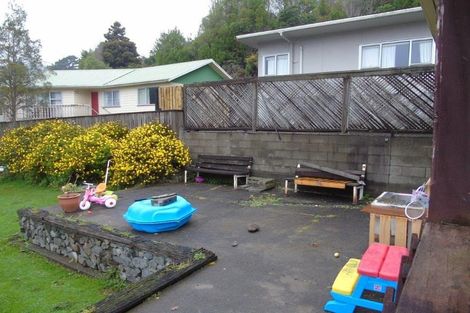 Photo of property in 11 Kopara Grove, Stokes Valley, Lower Hutt, 5019