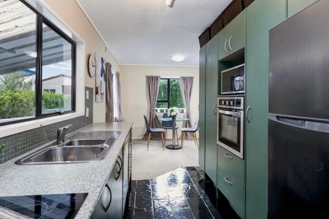 Photo of property in 54 Redlands Grove, Swanson, Auckland, 0612