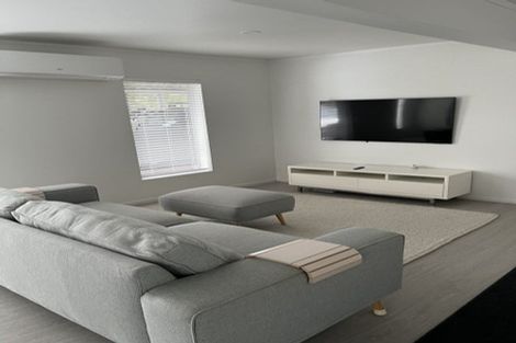 Photo of property in 16 Thorburn Avenue, Red Beach, 0932