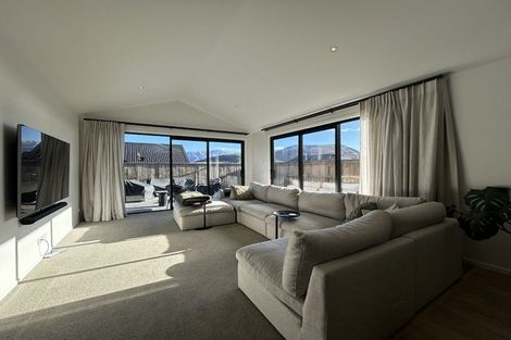 Photo of property in 34 Spur Ridge Rise, Jacks Point, 9371