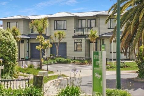 Photo of property in 140/2 Armoy Drive, East Tamaki, Auckland, 2016