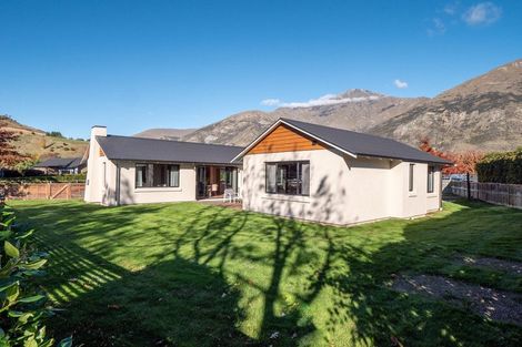 Photo of property in 48 Erskine Street, Lake Hayes, Queenstown, 9304