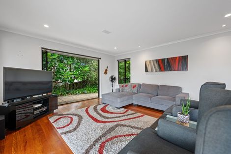 Photo of property in 59a Lonely Road, Fairview Heights, Auckland, 0632