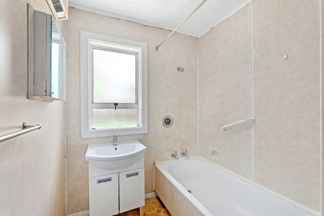 Photo of property in 1 Grebe Place, Wigram, Christchurch, 8042