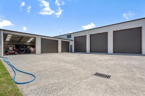Photo of property in 945 Kahikatea Flat Road, Waitoki, Kaukapakapa, 0871
