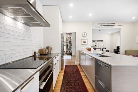 Photo of property in 87 Clyde Street, Island Bay, Wellington, 6023