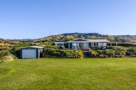 Photo of property in 6 Beach Road, Flat Point, Masterton, 5883