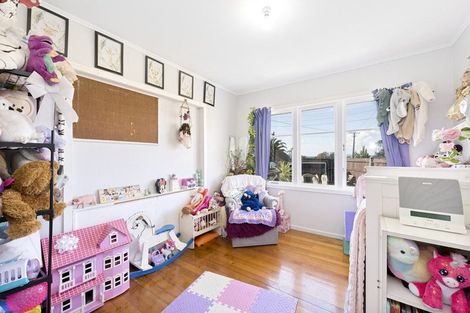 Photo of property in 23 Bedford Street, Te Atatu South, Auckland, 0610