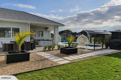 Photo of property in 32 Mike Smith Drive, Cambridge, 3434