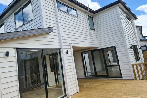 Photo of property in 12b Borrowdace Avenue, Botany Downs, Auckland, 2010