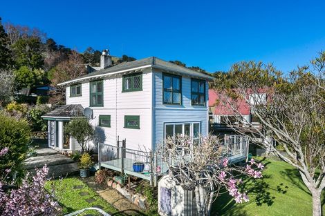 Photo of property in 18 Howard Street, Macandrew Bay, Dunedin, 9014