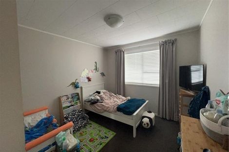 Photo of property in 4 Pahi Place, West Harbour, Auckland, 0618