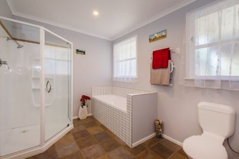 Photo of property in 4 Iti Grove, Waikanae, 5036