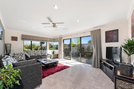 Photo of property in 156 Evans Road, Papamoa Beach, Papamoa, 3118