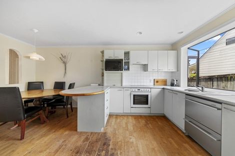 Photo of property in 3 Wharf Road, Te Atatu Peninsula, Auckland, 0610