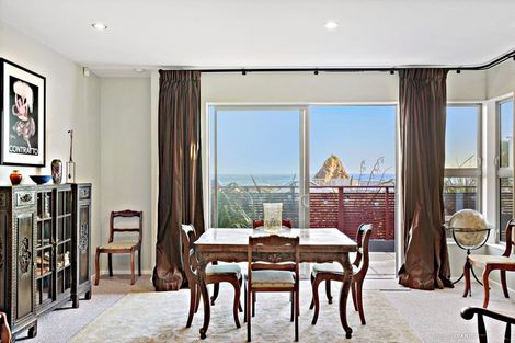 Photo of property in 394 The Esplanade, Island Bay, Wellington, 6023