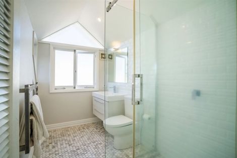 Photo of property in 6 Richmond Avenue, Northcote Point, Auckland, 0627