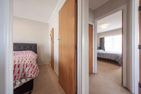 Photo of property in 1/22 Margaret Place, Milford, Auckland, 0620