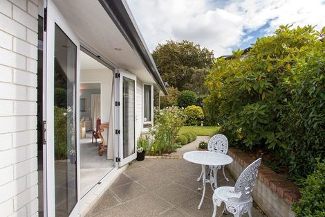 Photo of property in 2/7 Kelson Lane, Ilam, Christchurch, 8041